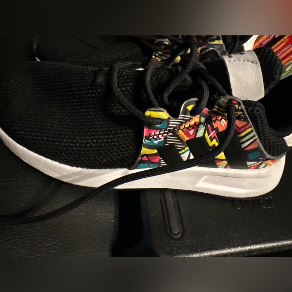 Adidas - Picture 2 of 3